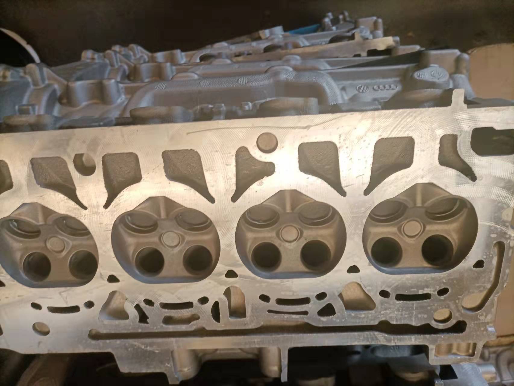 汽車缸蓋 外殼自動(dòng)化檢測(cè) 氣道內(nèi)檢查設(shè)備